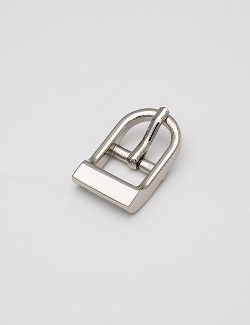 The YIPAI Buckles product features a silver metal belt buckle with a rectangular frame and prong, displayed on a plain light gray background.