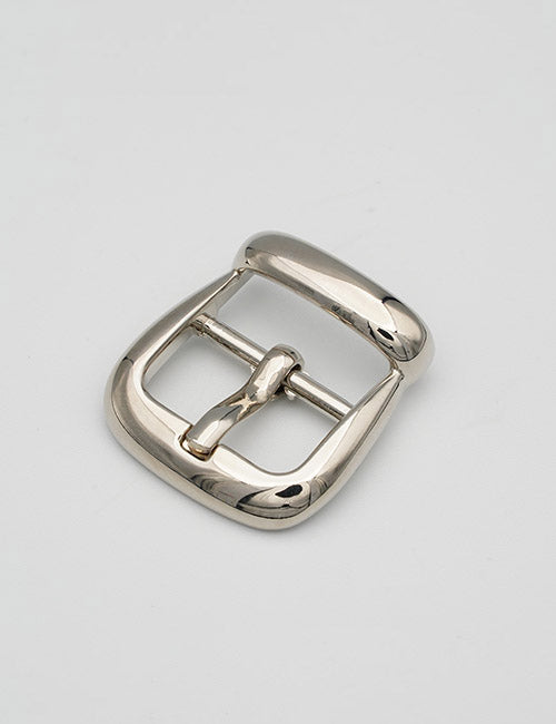The YIPAI Buckles product features a shiny, metallic, curved rectangular design with a central prong, displayed on a plain light gray background.