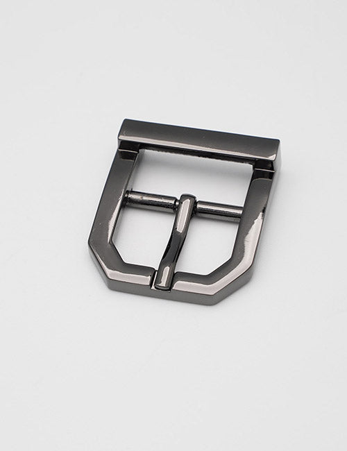 A close-up of a YIPAI Buckles metallic belt buckle featuring a rectangular frame and central prong, displayed on a plain white background.