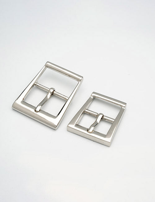 Two YIPAI Buckles, rectangular with a simple, modern design—one larger than the other—are displayed on a plain white background. Their shiny silver finish highlights their contemporary style.