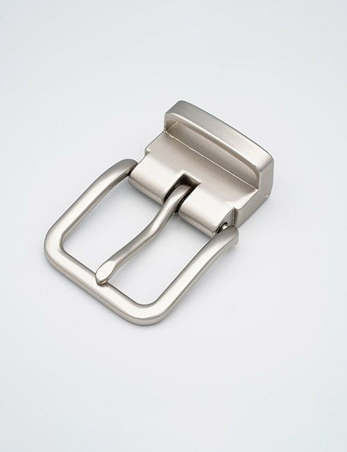 The YIPAI Buckles product features a silver metal belt buckle with a rectangular frame and prong, displayed on a plain white background.