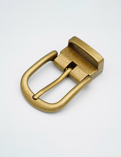 The YIPAI Buckles brass belt buckle features a curved frame and prong, shown against a plain white background.