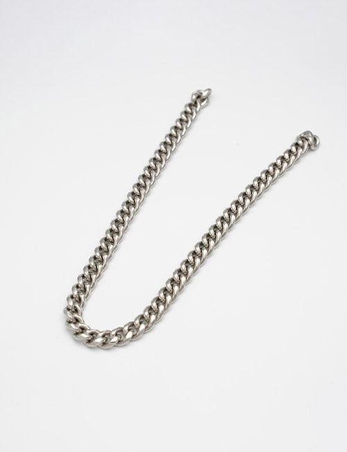 The YIPAI Chains necklace features thick, rounded silver links and is displayed against a plain white background.