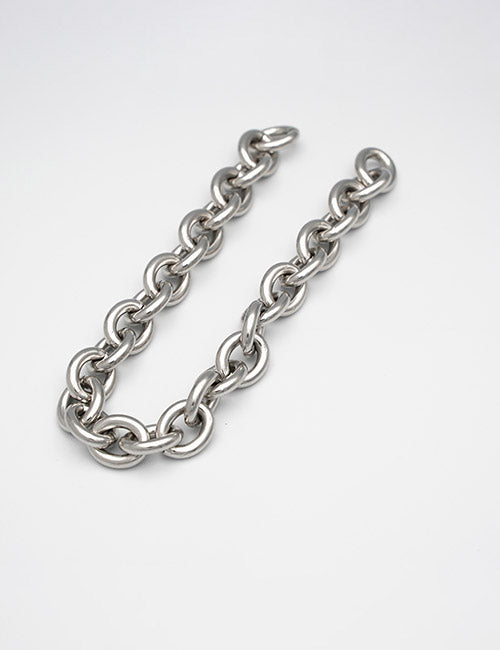 The YIPAI Chains product is a short, thick silver metal chain with large oval links, displayed in a loose curve on a plain white background.