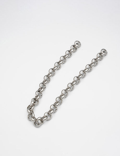 The YIPAI Chains product features a short, silver metal chain with large round links, displayed in a loose, curved shape on a plain white background.