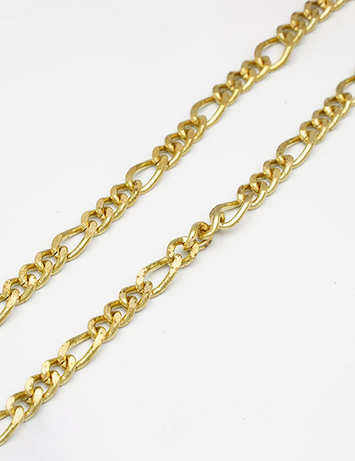 Two YIPAI Chains brand gold chain necklaces with interlocking links are displayed diagonally on a white background.