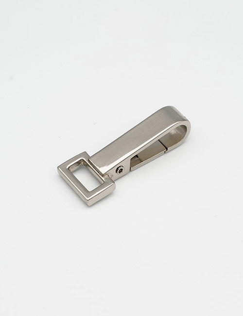 The YIPAI Snap Hooks feature a metallic silver rectangular loop and a hinged clasp, displayed on a plain white background.