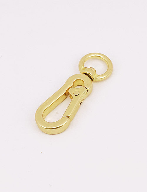 The YIPAI Snap Hooks are gold-colored metal carabiner keychains with a round key ring, shown on a plain white background.