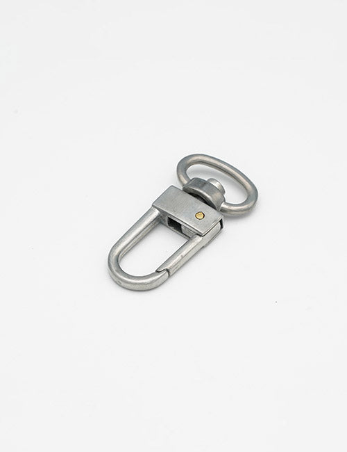 The YIPAI Snap Hooks feature a metal swivel snap hook with an oval-shaped loop and spring-loaded clasp, shown on a plain white background.