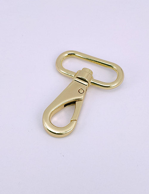 The YIPAI Snap Hooks feature a shiny gold finish and a spring-loaded swivel clasp, shown against a plain white background.